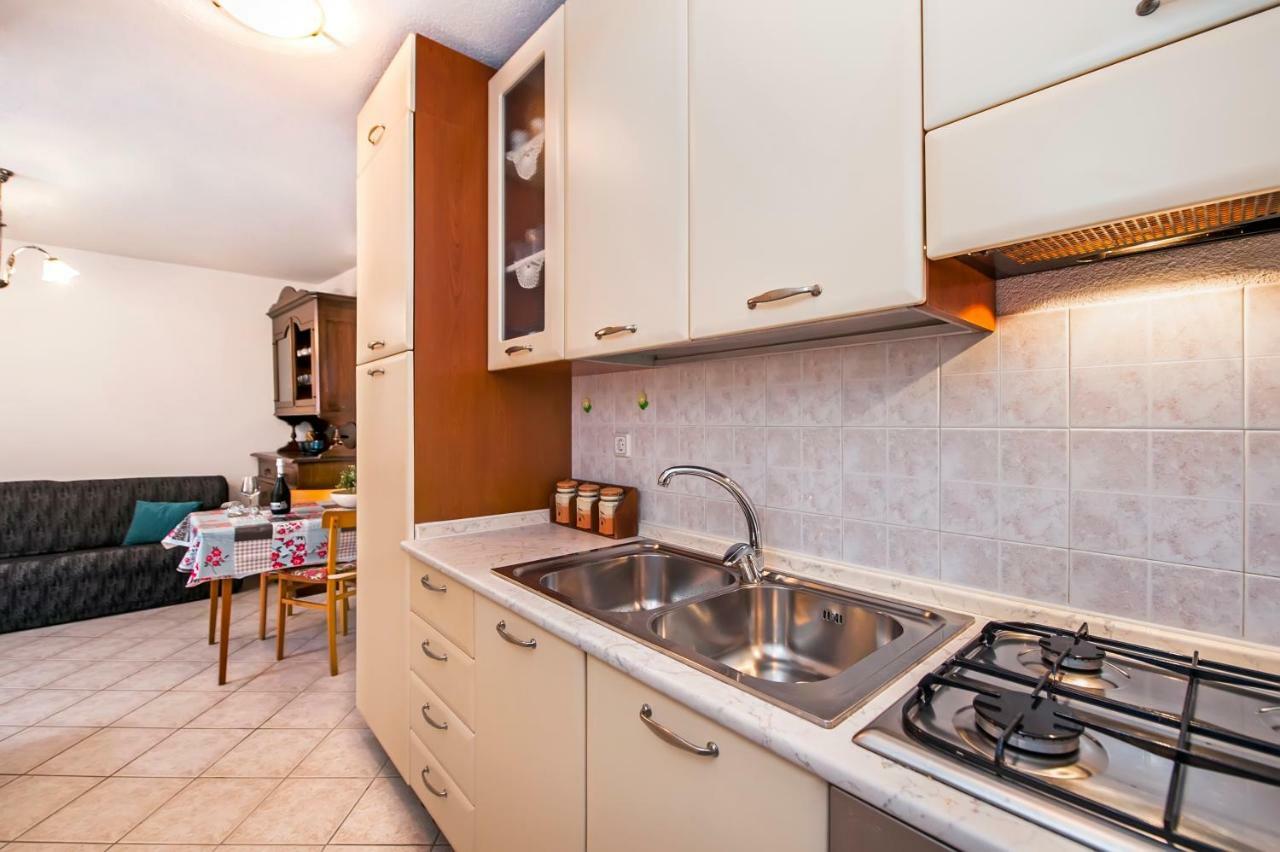 Guesthouse Ancient Stone Ровинь Экстерьер фото