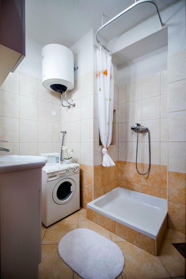Guesthouse Ancient Stone Ровинь Экстерьер фото