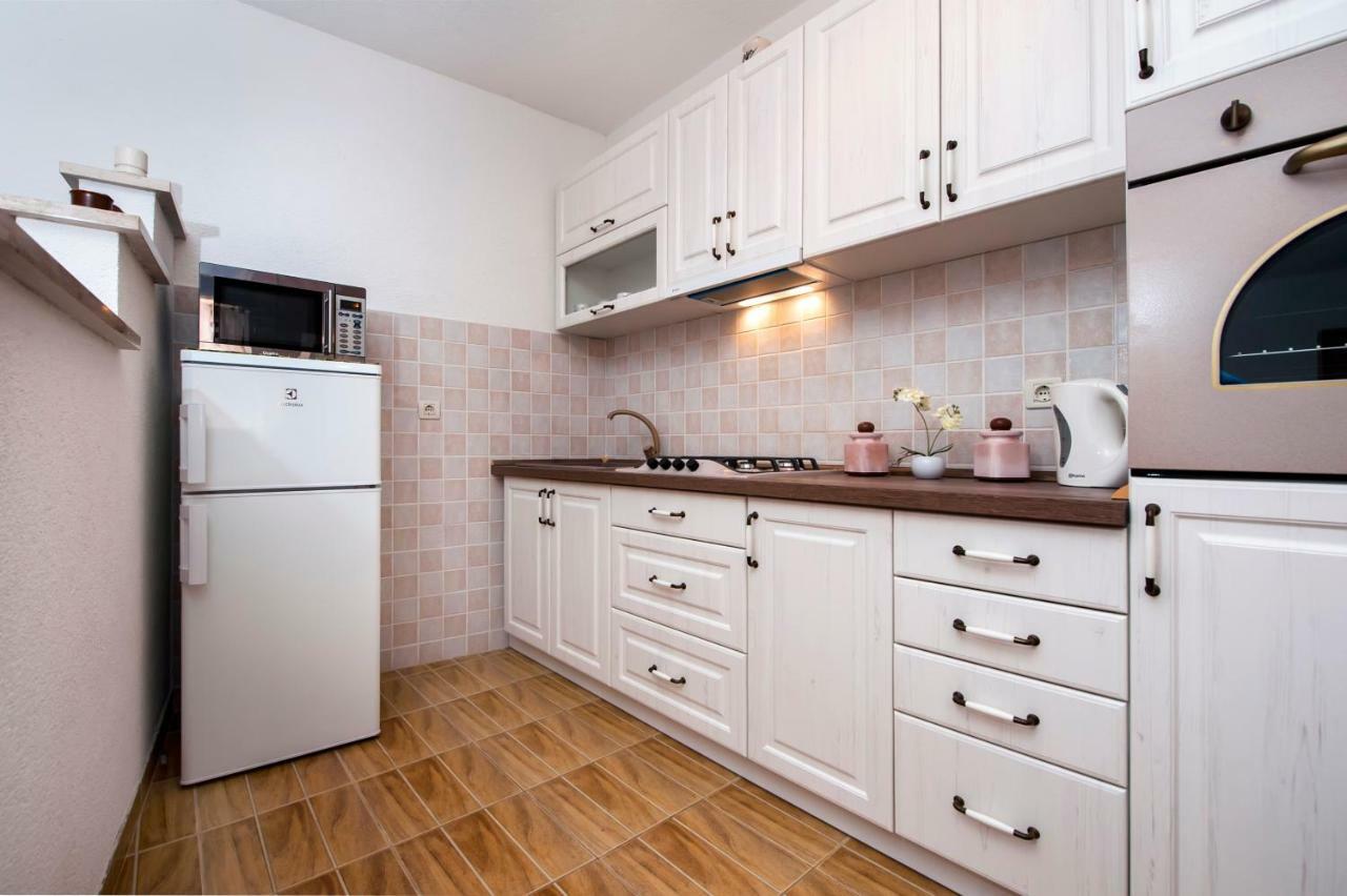 Guesthouse Ancient Stone Ровинь Экстерьер фото